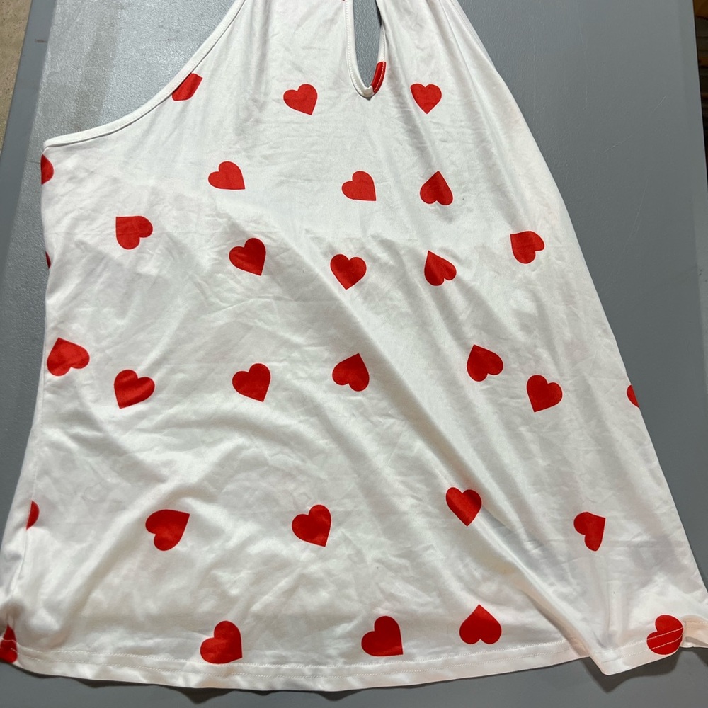 Chic Heart-Patterned White Tank Top